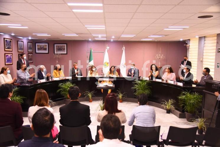 A convocatoria de la legisladora Arianna Guadalupe Ángeles Aguirre, rectores, directivos y representantes de instituciones universitarias particulares de la región de Xalapa, firmaron un convenio de colaboración por el cual se ofrece a jóvenes veracruzanos el acceso a becas y descuentos para que continúen con sus estudios profesionales