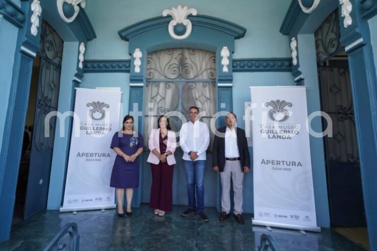 El Instituto Veracruzano de la Cultura, en coordinación con el H. Ayuntamiento de Huatusco y la sociedad civil organizada, inauguró esta mañana la Casa Museo Guillermo Landa, nuevo recinto del IVEC que asume como vocación promover y difundir la vida y obra del reconocido poeta y diplomático veracruzano Guillermo Landa Velázquez (1935-2020).