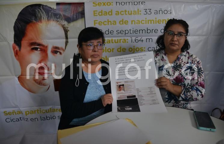 El abogado Ernesto Cipriano González fue reportado como desaparecido desde el pasado 4 de agosto en la ciudad de Xalapa y hasta la fecha no ha sido localizado. Su pareja sentimental Yarlen Utrera Valdez y su madre Silvia Gisela González González dieron conferencia de prensa en el centro de esta ciudad para difundir el caso en busca de información que contribuya a su localización. 