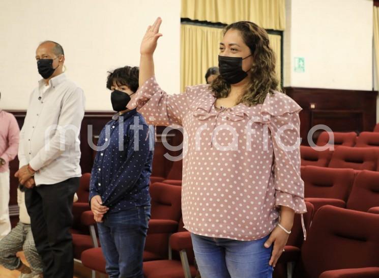 En Sesión Extraordinaria de Cabildo celebrada este martes, los integrantes del Cabildo avalaron el nombramiento y toma de protesta de Ana Iris Ruiz Gómez como nueva directora general de la Comisión Municipal de Agua Potable y Saneamiento (CMAS), en sustitución de Alejandro Maupomé Riaño. 