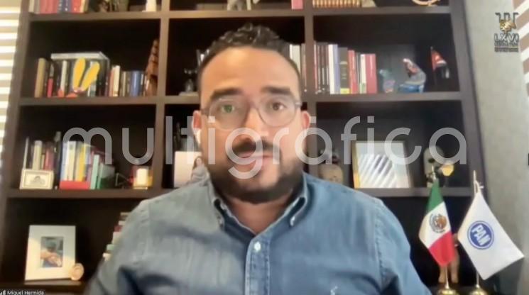 El diputado Miguel David Hermida Copado hizo un llamado a los integrantes de la LXVI Legislatura y al titular de la Secretaría de Educación de Veracruz para que, en un trabajo conjunto, se constituya el Fondo Solidario Educativo, que permitirá el rescate de centros educativos que se encuentren en condiciones que pudieran poner en riesgo a las y los estudiantes.

