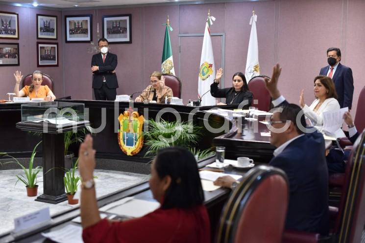 La Diputación Permanente de la LXVI Legislatura emitió un exhorto a los 212 ayuntamientos del estado de Veracruz de Ignacio de la Llave a otorgar los apoyos presupuestales necesarios para el cumplimiento de sus funciones a los cuerpos de bomberos de sus respectivas demarcaciones.