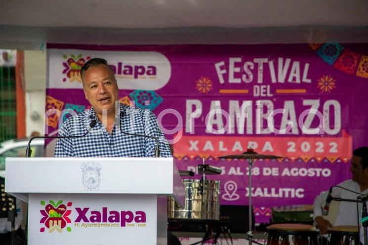  El Festival del Pambazo 2022 es un evento que posiciona a Xalapa en el nivel nacional, contribuye a la reactivación de emprendedores de la región capital y la identidad del municipio,  afirmó el regidor Diego David Florescano Pérez durante la inauguración del festival que se desarrollará en la plaza de Xallitic hasta el 28 de agosto.