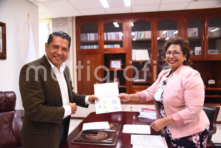 El presidente de la Comisión Permanente de Vigilancia de la LXVI Legislatura de Veracruz, diputado Luis Arturo Santiago Martínez, recibió, de la titular del Órgano de Fiscalización Superior del estado (Orfis), auditora Delia González Cobos, el informe de seguimiento a la situación que guardan las observaciones, recomendaciones y acciones promovidas de la Fiscalización Superior de las Cuentas Públicas 2019 y 2020.