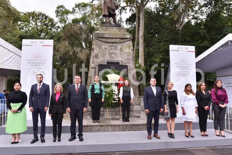 En la conmemoración del 212 aniversario del inicio de la Independencia de México, la presidenta de la Mesa Directiva de la LXVI Legislatura del Estado de Veracruz, diputada Cecilia Guevara, manifestó que en esta fecha las y los mexicanos reafirman los valores que enarbolaron los héroes insurgentes y que son la justicia e igualdad, libertad y soberanía del pueblo, valores que siguen vigentes y guían e inspiran al país.

