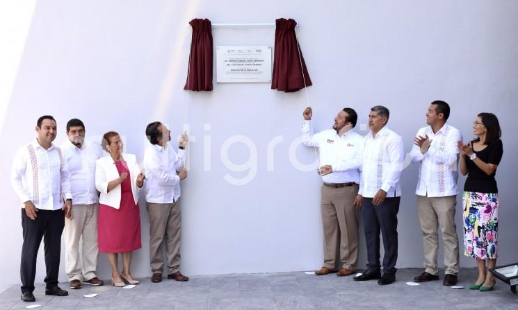 Al inaugurar las nuevas oficinas de la Procuraduría Estatal de Protección al Medio Ambiente (PMA) y el Instituto Veracruzano del Deporte (IVD), el gobernador Cuitláhuac García Jiménez expresó que esta obra es muestra del buen uso de los recursos y una de las acciones más representativas de su Gobierno, al permitir un ahorro mensual de 170 mil pesos en rentas. 