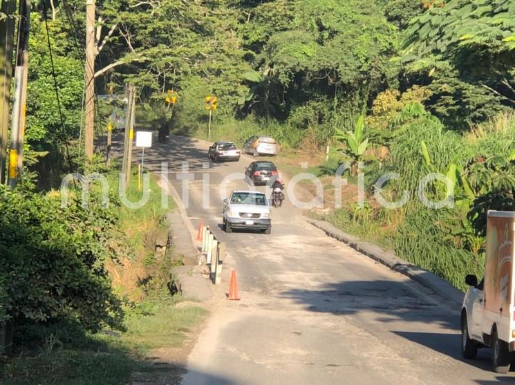 La gente teme que empeoren aún más los daños a esta infraestructura carretera con el inicio de la zafra en noviembre próximo, pues circularían cerca de 100 camiones cañeros al día, cada uno con un peso aproximado de 50 toneladas. 