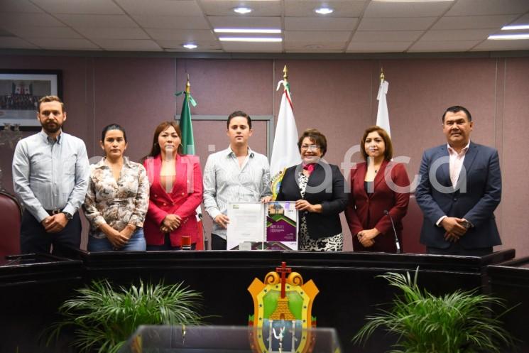 La LXVI Legislatura de Veracruz recibió, por conducto de la Comisión Permanente de Vigilancia y de parte de la auditora general del Órgano de Fiscalización Superior del Estado (Orfis), Delia González Cobos, el Informe General de la Fiscalización Superior a la Cuenta Pública 2021.