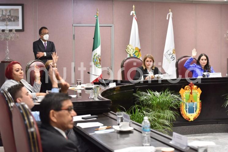 El diputado Juan Javier Gómez Cazarín presentó una Iniciativa con Proyecto de Decreto por el que se extingue el Tribunal Estatal de Justicia Administrativa de Veracruz (TEJAV) y se deroga, adiciona y reforma la fracción VI del Artículo 67 de la Constitución Política del estado, para crear el Tribunal de Justicia Administrativa del Estado de Veracruz (TRIJAEV).