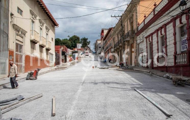 Para brindar opciones de movilidad a la ciudadanía, este lunes se reabre a la circulación la calle Francisco Javier Clavijero en el tramo comprendido entre Benito Juárez y la avenida Manuel Ávila Camacho, informó el jefe del Departamento de Movilidad Urbana, Alfonso López Pineda. 