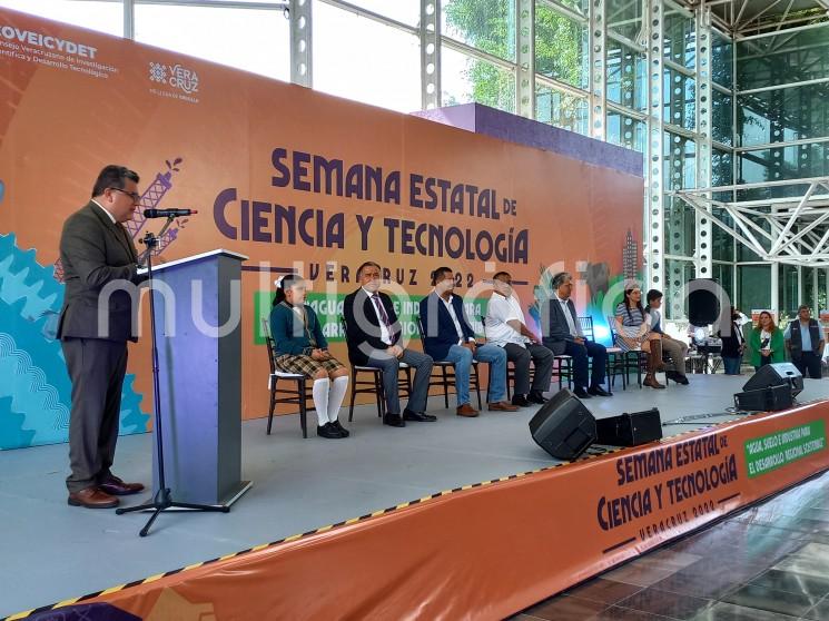  Este martes dio inicio la Semana Estatal de Ciencia y Tecnología Veracruz 2022, en la que estudiantes, empresarios, comunidad académica y científica, además de público en general, intercambiarán conocimientos para un impacto significativo en el bienestar de la sociedad bajo el lema Agua, suelo e industria para el desarrollo regional sostenible.