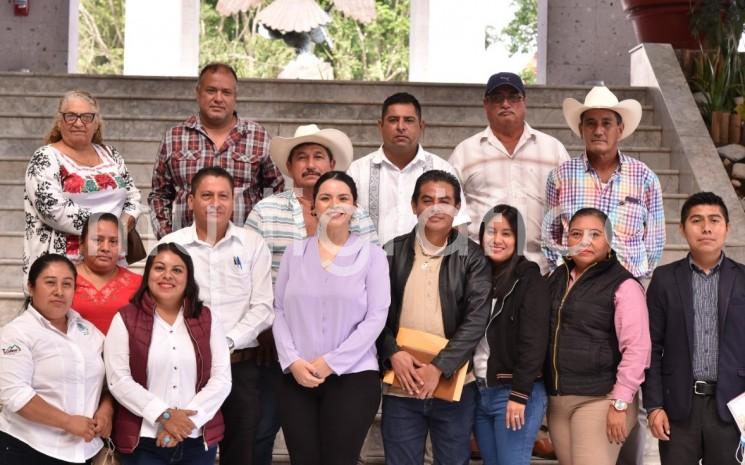 La presidenta de la Comisión Permanente de Límites Territoriales Intermunicipales del Congreso del Estado, diputada Itzel Yescas Valdivia, llevó a cabo una reunión con autoridades de los municipios de Tatahuicapan de Juárez y Mecayapan, a fin de conciliar el conflicto en torno a la delimitación de la localidad de Los Laureles.