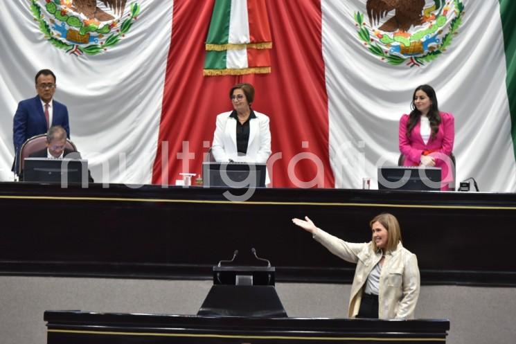 En cumplimiento a lo dispuesto por el Artículo 46 de la Ley Orgánica del Poder Legislativo del estado, la legisladora Cecilia Guevara rindió el Informe de la Diputación Permanente correspondiente al Segundo Receso, que comprendió del 1 de agosto al último día de octubre de este año, órgano del cual ella fungió como presidenta.