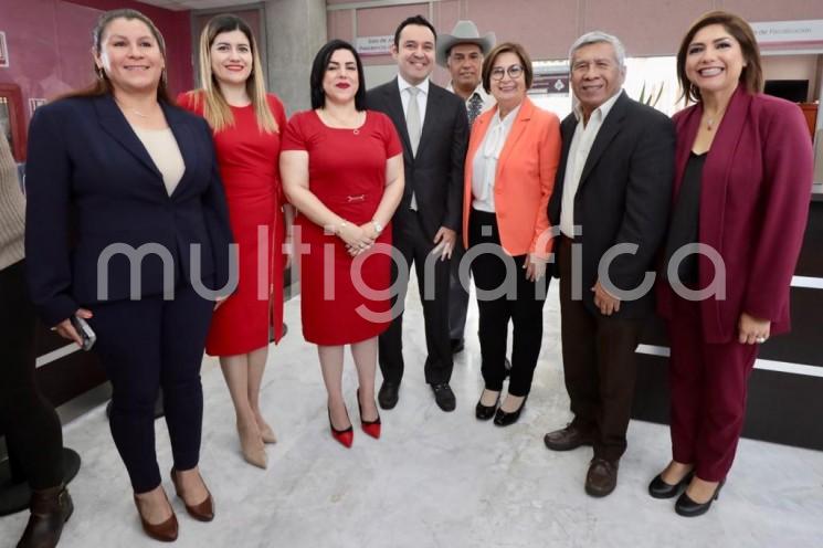 El Presupuesto de Egresos del Gobierno de Veracruz para el Ejercicio Fiscal 2023 contempla cerca de un 10 por ciento adicional con respecto al presente año, llegando a los 148 mil 474 millones de pesos, informó el titular de la Secretaría de Finanzas y Planeación, José Luis Lima Franco, durante la entrega del proyecto ante el Congreso del Estado.

