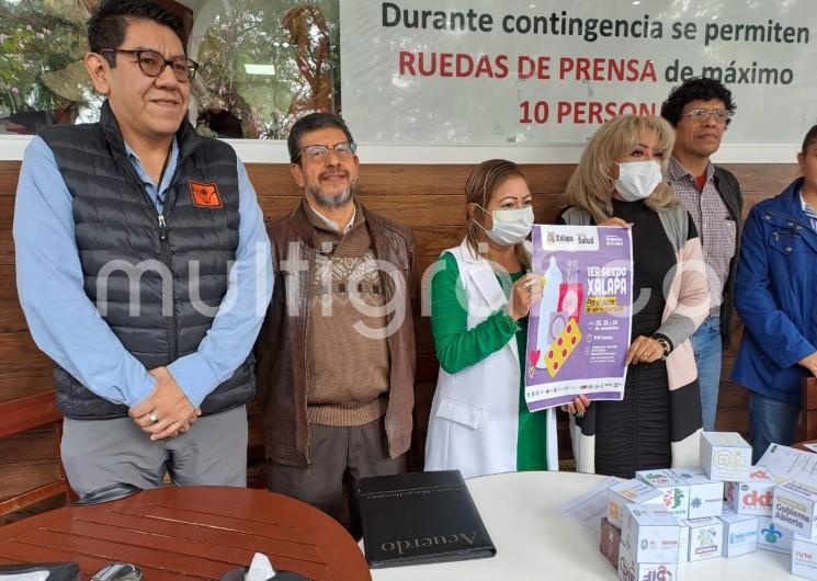 Para hacer frente a la violencia intrafamiliar y los riesgos de salud que la desinformación sobre sexualidad representa, el Ayuntamiento, a través de la Dirección de Salud, en colaboración con la Fundación Tradiciones, Arte y Cultura, Prichardo A.C., presentó la primera Sexpo Xalapa, por el placer de ser responsable.