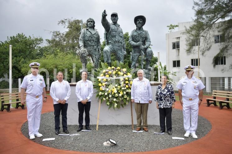 La historia de México y Cuba ha estado entrelazada siempre con el estandarte inquebrantable de naciones libres e independientes, pero también dando paso a grandes revoluciones, refirió el gobernador Cuitláhuac García Jiménez al conmemorar el 66 aniversario de la salida del yate Granma del puerto de Tuxpan a Las Coloradas.