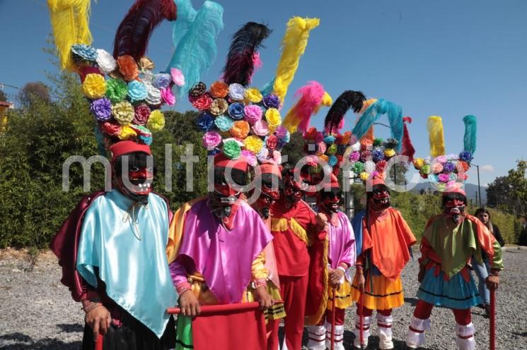  El Pueblo Mágico de las Altas Montañas,Coscomatepec, Ver., reunirá más de mil 500 bailarines, 400 músicos y 200 artesanos tradicionales de 14 entidades en el segundo Festival Nacional de Máscaras Danzantes, del 15 al 18 de diciembre, con el propósito de difundir, salvaguardar y revalorar el patrimonio cultural.

 