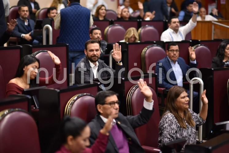 El Pleno de la LXVI Legislatura aprobó el Acuerdo de la Junta de Coordinación Política (Jucopo), por el cual este Congreso exhorta a los 212 municipios del estado a que den cumplimiento al Artículo 7 de la Ley Estatal de Protección Ambiental y al Artículo 58 de la Ley Orgánica del Municipio Libre, con la finalidad de realizar acciones en materia de prevención de la deforestación de bosques y selvas, fábricas de agua, y en general, a la conservación, restauración y mejora del medio ambiente.