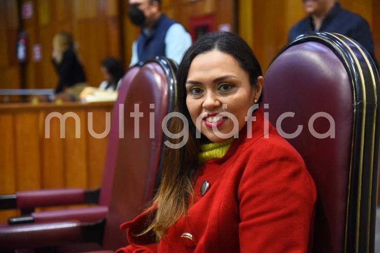 La diputada Ruth Callejas Roldán presentó al Pleno de la LXVI Legislatura una iniciativa que prevé eliminar la autorización de este Poder Legislativo para los trámites de donación gratuita de terrenos de propiedad municipal, siempre y cuando el beneficio sea para el uso y disfrute de una escuela, un centro de salud u hospital, o instituciones de seguridad pública.

