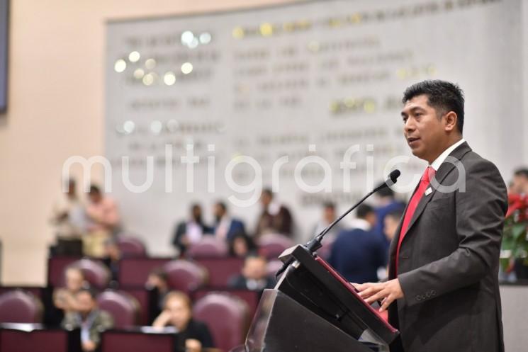 El diputado José Luis Tehuintle Xocua presentó una iniciativa por la cual propone  reconocer el derecho al voto de las y los ciudadanos veracruzanos que residan en el extranjero.