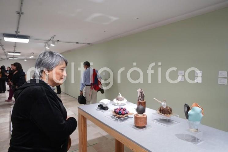 El Instituto Veracruzano de la Cultura, a través de la Pinacoteca Diego Rivera, invita a disfrutar de la exposición Ceremonia Creativa, obra reciente de la ceramista Mariana Velázquez, que puede visitarse de manera gratuita de martes a domingo, en horario de 10:00 a 18:00 horas.