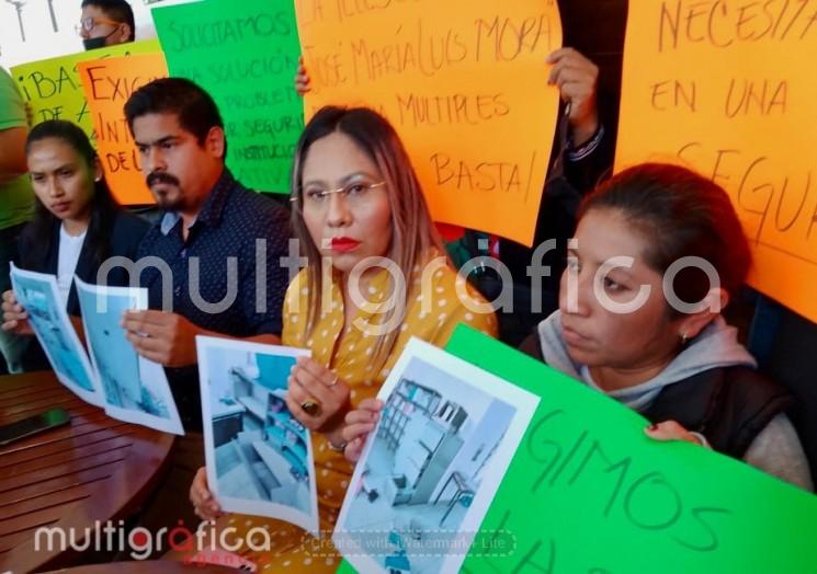 Docentes, alumnos y padres de familia de la escuela Telesecundaria de la colonia Miguel Alemán, de Xalapa, denunciaron que el plantel educativo ha sido vandalizado 30 veces por la misma persona sin que las autoridades actúen.  