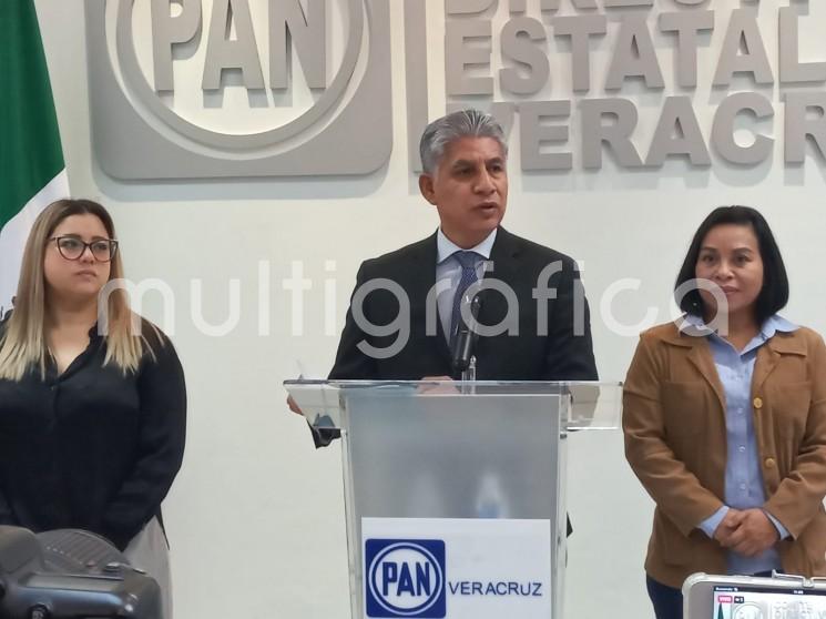 De 2019 a la fecha, el gobierno de Cuitláhuac García Jiménez presenta un subejercicio de más de 12 mil millones de pesos presupuestados para la ejecución de obra pública que beneficiaria a las y los veracruzanos, lo que representa más del 30% del recurso no invertido en beneficio de las y los veracruzanos, aseguró Federico Salomón Molina, Presidente del Comité Directivo Estatal del Partido Acción Nacional(PAN).