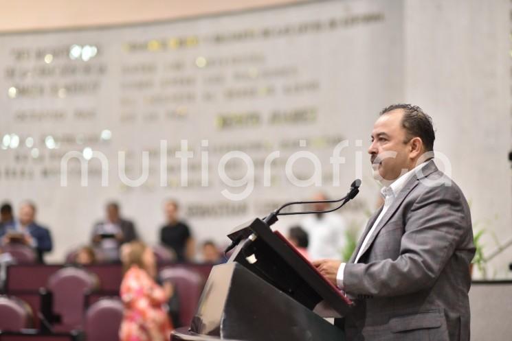 El diputado Juan Enrique Santos Mendoza propuso, mediante una iniciativa, una mayor coordinación entre municipios, estado y sociedad civil organizada para reorientar y rearticular los esfuerzos en materia de prevención del delito en la entidad e involucrar al sector educativo en la labor de promoción de los valores sociales y el respeto entre las personas. 