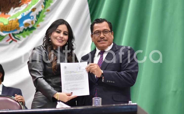 El diputado José Magdaleno Rosales Torres presentó al Pleno de la LXVI Legislatura un Anteproyecto con Punto de Acuerdo, por el cual hace un llamado a los 212 ayuntamientos de la entidad a que emprendan acciones inmediatas, orientadas a la atención del sector agropecuario en sus respectivas demarcaciones.