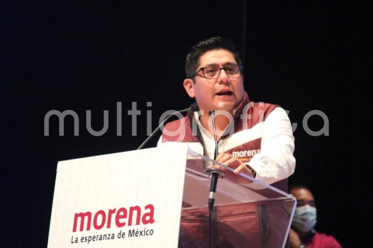 Esteban Ramírez Zepeta, presidente del Comité Ejecutivo Estatal de Morena en Veracruz, señaló que nuestro movimiento de Transformación y nuestro partido se encargarán de que los corruptos que antes mal gobernaron nuestro estado, no lo vuelvan a hacer.

