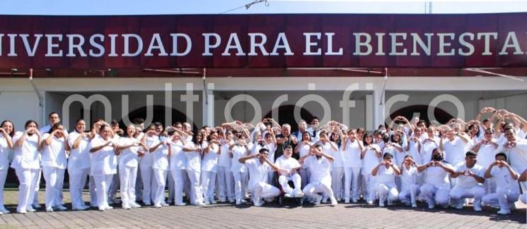 Inició el ciclo escolar de la Licenciatura en Medicina Integral y Salud Comunitaria, de la Universidad Benito Juárez en su campus del municipio de Ixtaczoquitlán, con el objetivo de transformar la educación en el país, otorgando oportunidades a los jóvenes para que aporten su conocimiento a la sociedad. 