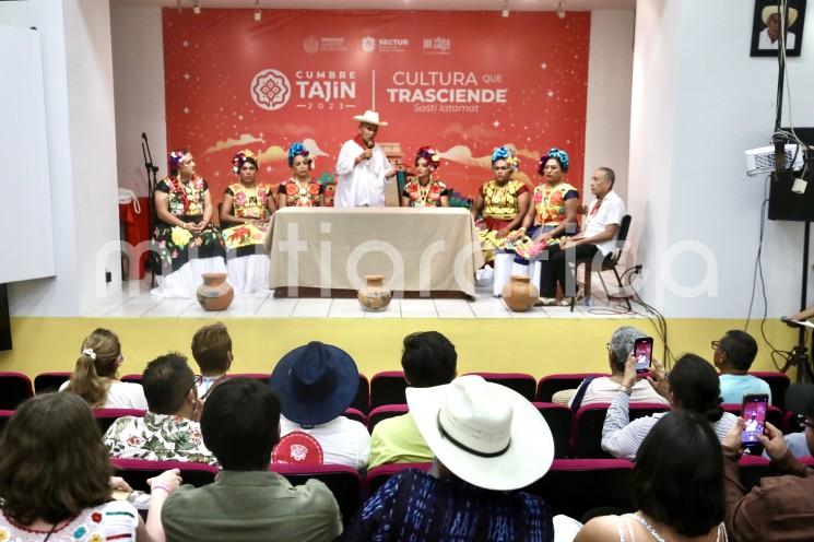  Como cada año, en el marco de la Cumbre Tajín, el auditorio Juan Simbrón fue el espacio de intercambio y diversidad cultural; en esta ocasión, con la presencia de El Mariachi (Jalisco) y Los Parachicos (Chiapas) en el Centro de las Artes Indígenas (CAI), todos nombrados por la UNESCO Patrimonio Cultural Inmaterial de la Humanidad.

