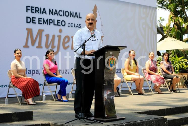 Como un aliado de este tipo de estrategias, funcionariado encabezado por el presidente municipal Ricardo Ahued Bardahuil, participó en la inauguración de la Feria Nacional de Empleo de las Mujeres 2023, en el marco del Día Internacional de la Mujer. 