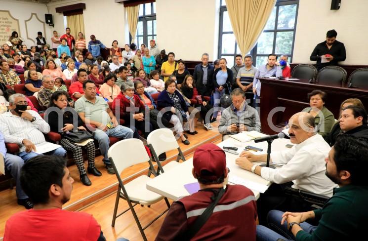 Es tiempo de que las y los xalapeños, juntos, resolvamos los problemas de la ciudad por un mayor desarrollo y urbanización que mejore la calidad de vida de todas y todos, afirmó el presidente municipal Ricardo Ahued Bardahuil en una jornada de audiencias ciudadanas. 