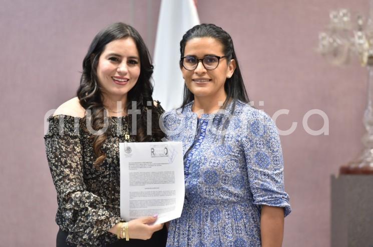 La diputada Magaly Armenta Oliveros presentó al Pleno de la Diputación Permanente una iniciativa de reforma al artículo 139 del Código Civil para el Estado de Veracruz de Ignacio de la Llave, para establecer que el concubinato es la unión de hecho entre dos personas, que deciden compartir la vida para apoyarse mutuamente, sin que exista un contrato entre ellos.