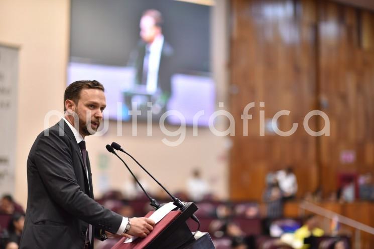 Mediante una iniciativa para reformar el Código Penal del estado, el diputado Paul Martínez Marie propuso a este Congreso actualizar las penas a que se haga acreedora la persona que cometa el delito de Cobranza Ilegítima, con la elevación a hasta cuatro años de prisión y de hasta 600 Unidades de Medida y Actualización (UMAs), 