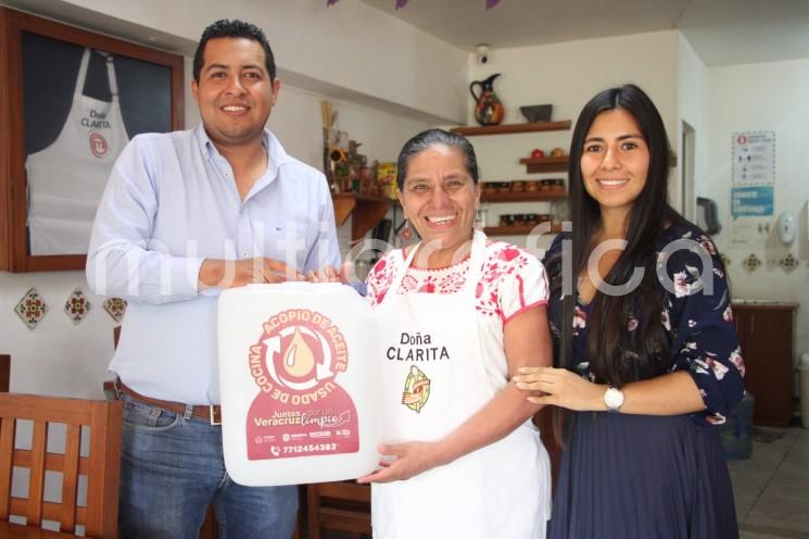 Como una manera de prevenir la contaminación de cuerpos de agua a través de la correcta disposición del aceite usado en cocinas, la Secretaría de Medio Ambiente (SEDEMA) inició la campaña permanente Juntos por un Veracruz limpio en esta capital y Banderilla, en coordinación con los ayuntamientos y la empresa Ecoosb Soluciones Biotecnológicas. 