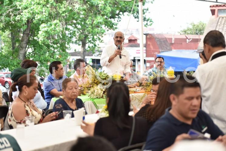 De algarabía, música, gastronomía típica y buenos deseos estuvo rodeado el festejo por el 64 aniversario del Mercado Jáuregui, polo de desarrollo económico y social icónico del primer cuadro de la ciudad.