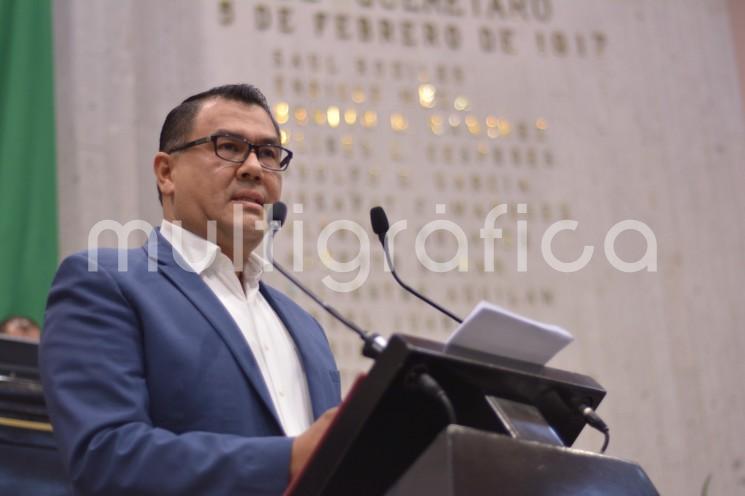 El diputado Othón Hernández Candanedo, presentó ante el Pleno de la LXVI Legislatura una iniciativa que reforma el tercer párrafo de la fracción XXIX del Artículo 33 de la Constitución Política de Veracruz, para modificar el plazo de la presentación de la Cuenta Pública Municipal.