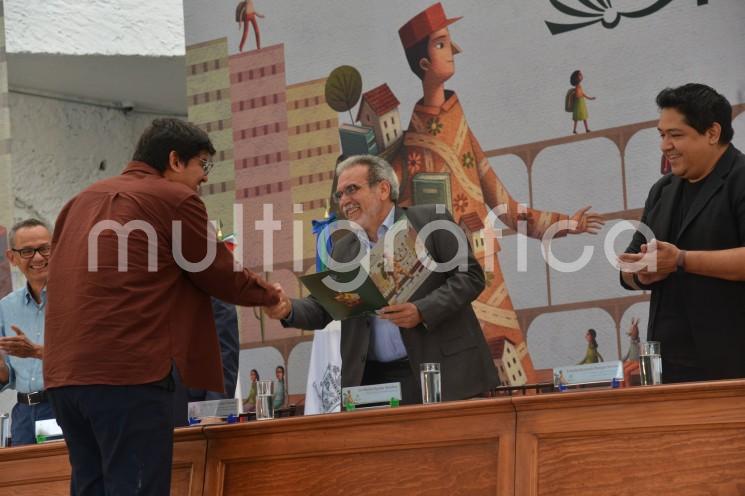 Los jóvenes ganadores del primer lugar en las tres categorías Ensayo Carlos Fuentes; Relato, Luis Arturo Ramos; y Poesía José Emilio Pacheco, fueron: Leopoldo Francisco Orozco, de la Universidad Nacional Autónoma de México (UNAM); Cristóbal Armando Vanegas Soriano, de la Universidad Autónoma de la Ciudad de México (UACM), y José Antonio Íñiguez Narváez, de la Universidad Autónoma del Estado de Quintana Roo (UQRoo), respectivamente.

 