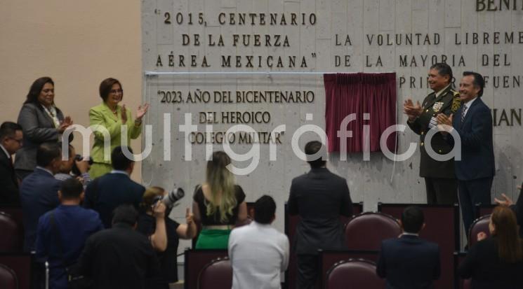 Con la presencia del titular de SEDENA, Luis Cresencio Sandoval, del gobernador Cuitláhuac García y de la presidenta del Poder Judicial, Lisbeth Jiménez, el Congreso del Estado celebró sesión solemne con motivo de la inscripción en letras doradas de la leyenda: 2023, Año del Bicentenario del Heroico Colegio Militar.