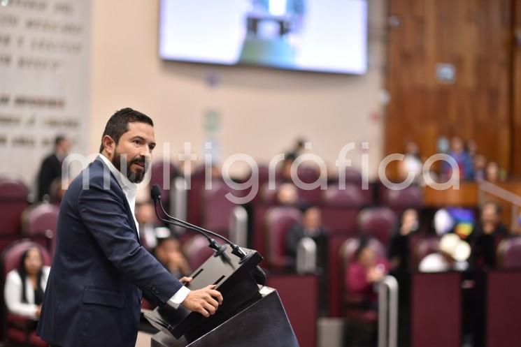 La presidencia de la Mesa Directiva turnó a la Comisión Permanente de Justicia y Puntos Constitucionales la iniciativa del diputado Jaime Enrique de la Garza Martínez que busca establecer la obligatoriedad para organismos autónomos de publicar, en las páginas principales de sus respectivos portales de internet oficial, el informe anual de actividades. 