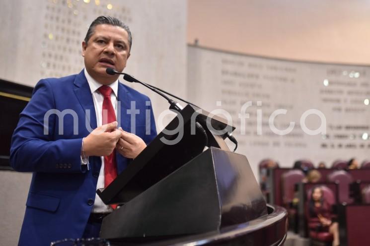 Diputadas y diputados de la LXVI Legislatura presentaron al Pleno del Congreso local una Iniciativa con Proyecto de Decreto por el que se reforman y adicionan diversas disposiciones de la Constitución Política del Estado de Veracruz de Ignacio de la Llave, para posibilitar el establecimiento de gobiernos de coalición en la entidad.