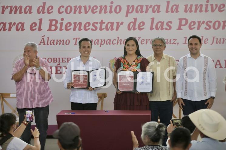  El Gobierno del Estado aportará 298 millones de pesos a la Pensión para el Bienestar de las Personas con Discapacidad y será a partir de la segunda quincena de julio cuando 14 mil veracruzanos de 29 a 64 años de edad empiecen a recibir, bimestralmente, un apoyo económico de 2 mil 950 pesos.