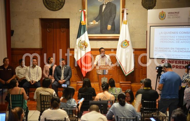 Junto a secretarios de despacho, el gobernador Cuitláhuac García confirmó que el 30 de junio se pagará el retroactivo del incremento salarial prometido para docentes y el 13 de julio será la quincena con el incremento.