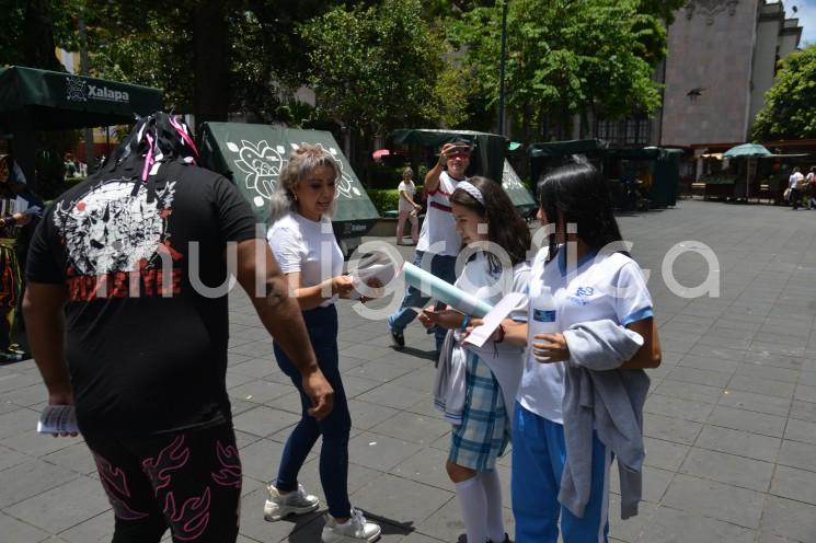 Con actividades lúdicas, informativas y deportivas, el Ayuntamiento, a través de la Dirección de Salud, realiza la Feria de la Salud De dos a tres caídas contra las adicciones. 