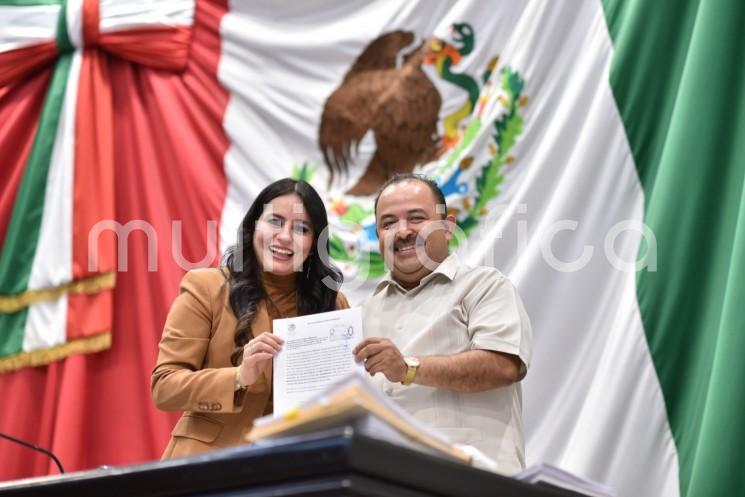 El diputado Juan Enrique Santos Mendoza presentó al Pleno de la LXVI Legislatura una iniciativa de Decreto que reforma la Ley de Salud del estado de Veracruz para establecer, de acuerdo con la disponibilidad presupuestal de los municipios, la creación de los Consejos Municipales de Prevención de Accidentes, en demarcaciones con más de 70 mil habitantes.