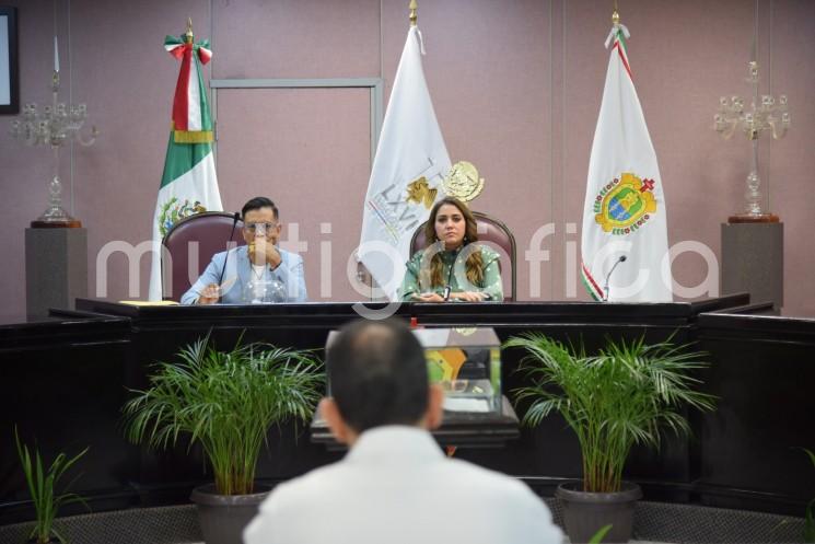 La Comisión Permanente de Derechos Humanos y Atención a Grupos Vulnerables del Congreso del Estado entrevistó a tres aspirantes a la titularidad del Órgano Interno de Control (OIC) de la Comisión Estatal de Derechos Humanos (CEDH), cumpliendo así lo dispuesto en la Convocatoria pública, aprobada por el Pleno el pasado 30 de junio.