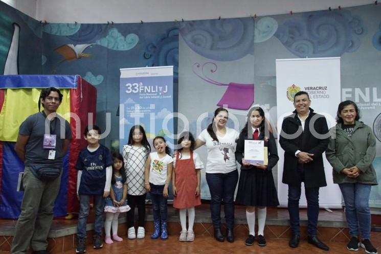 El día de hoy ha concluido de manera exitosa la 33ª Feria Nacional del Libro Infantil y Juvenil, organizada por el Instituto Veracruzano de la Cultura. Durante los últimos diez días del mes, el Colegio Preparatorio de Xalapa estuvo pleno de historias, libros, cine, música y diversión.