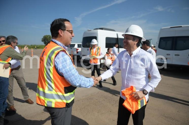  El gobernador, Cuitláhuac García Jiménez y el vicepresidente de Asuntos Corporativos de Constellation Brands, Bernardo Martínez Aguirre recorrieron los avances de la construcción de la nueva planta cervecera, considerada la inversión privada más importante de este sexenio.